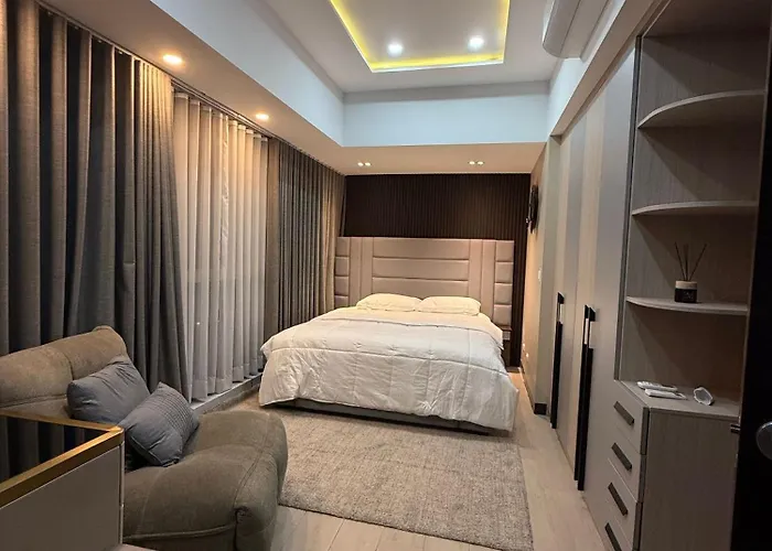 Cozy With Private In Vibrant Taguig Holiday home *