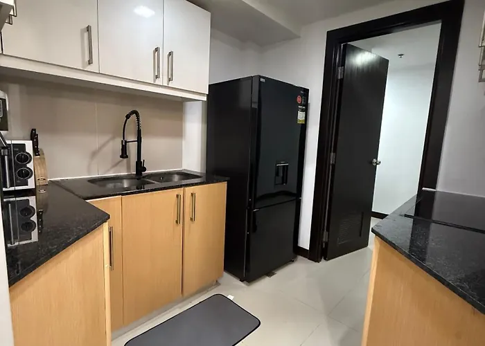 Cozy With Private In Vibrant Taguig Holiday home Manila