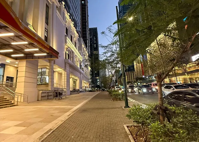 Cozy With Private In Vibrant Taguig *